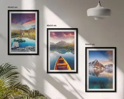Gerahmtes Bilderset mit Motiven von Seen, Bergen und Booten für eine friedliche Atmosphäre
