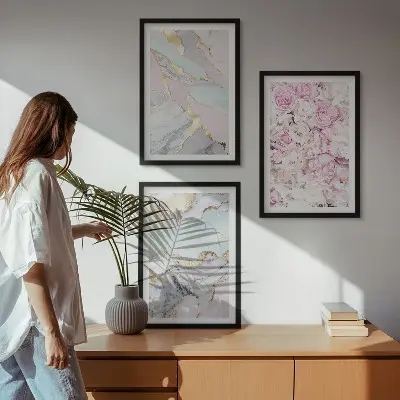 Bilder-3er-Set mit Rahmen rosa Blumen in Marmor-Optik mit Pastelltönen