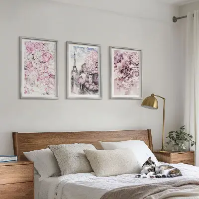 Gerahmtes Bilderset mit Blumenlandschaft in Rosatönen