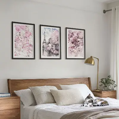 Gerahmtes Bilderset mit Blumenlandschaft in Rosatönen