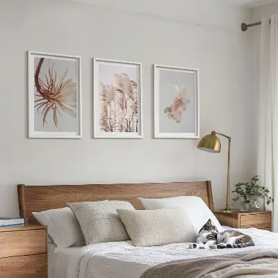 Gerahmtes Bilderset mit Gras, Blumen und hellem Hintergrund