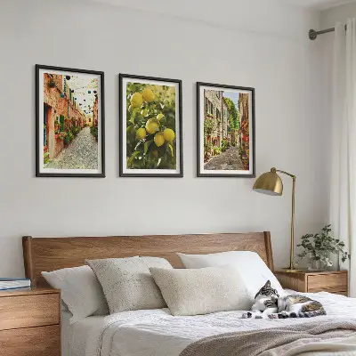 Gerahmtes Bilderset mit Straßen und Zitronenblüten im Hintergrund