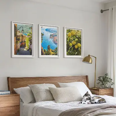 Bilder-3er-Set mit Rahmen mit dem Motiv Straßen am Meer, ein Meer aus Zitronen