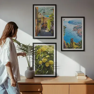 Bilder-3er-Set mit Rahmen mit dem Motiv Straßen am Meer, ein Meer aus Zitronen