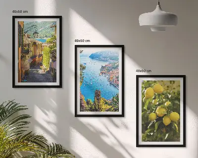 Bilder-3er-Set mit Rahmen mit dem Motiv Straßen am Meer, ein Meer aus Zitronen