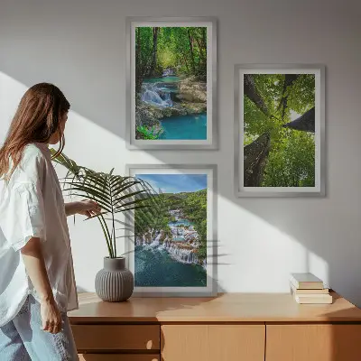Gerahmtes Bilderset mit Wasserfall und grünem Wald