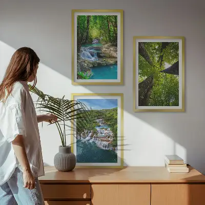 Gerahmtes Bilderset mit Wasserfall und grünem Wald