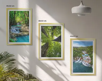Gerahmtes Bilderset mit Wasserfall und grünem Wald