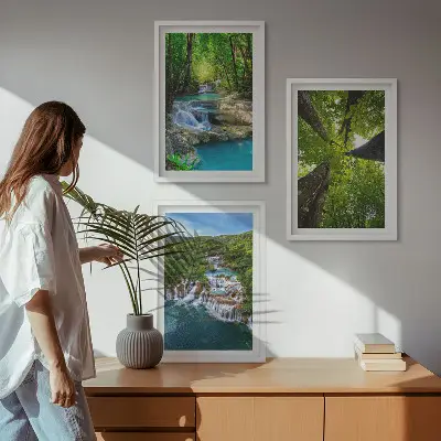 Gerahmtes Bilderset mit Wasserfall und grünem Wald
