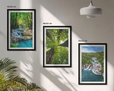Gerahmtes Bilderset mit Wasserfall und grünem Wald