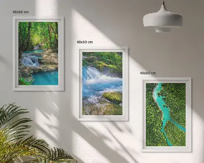 Gerahmtes Bilderset mit Motiv grüne Wälder und kristallklares Wasser