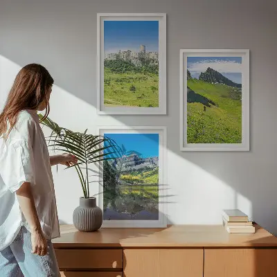 Grüne Hügel mit einer Burg Bilder-3er-Set mit Rahmen