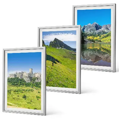 Grüne Hügel mit einer Burg Bilder-3er-Set mit Rahmen