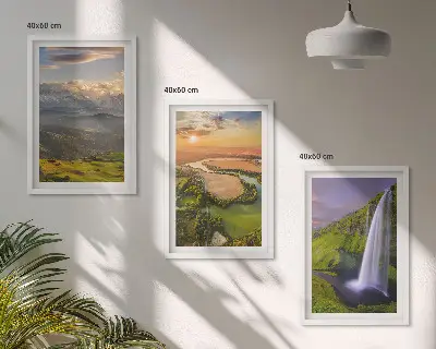 Gerahmtes Bilderset mit Motiven von Gebirgsflüssen, Wasserfällen und Natur