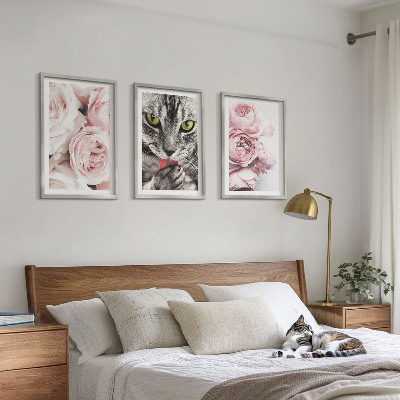 Gerahmtes bilderset Katze in rosa Blumen