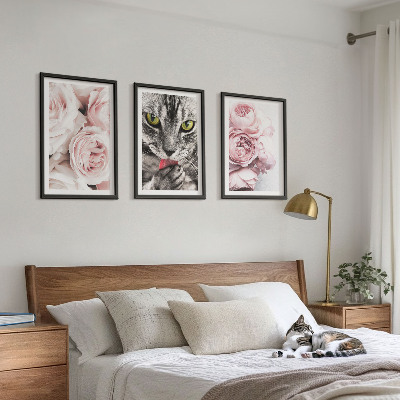Gerahmtes bilderset Katze in rosa Blumen