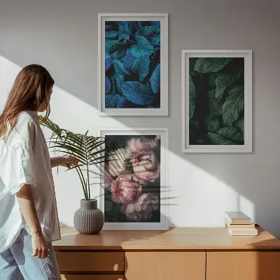 Gerahmtes Bilderset mit Blättern und Blüten in verschiedenen Farben