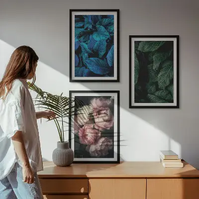 Gerahmtes Bilderset mit Blättern und Blüten in verschiedenen Farben