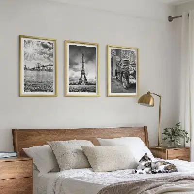 Gerahmtes Bilderset mit Stadtansichten von Brücken und dem Eiffelturm