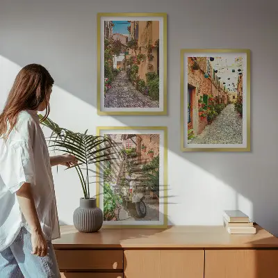 3er-Set Bilder mit Rahmen mit Motiven von Straßen, Blumen und italienischem Flair