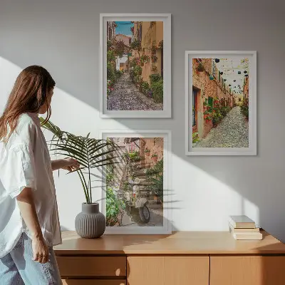 3er-Set Bilder mit Rahmen mit Motiven von Straßen, Blumen und italienischem Flair
