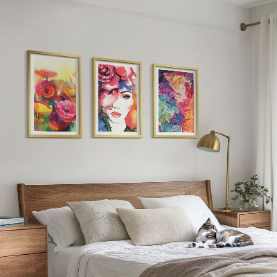 Gerahmtes bilderset Intensives Blumenporträt einer Frau