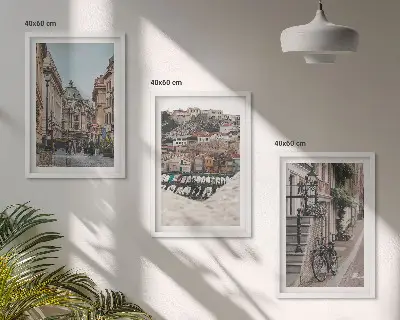 Gerahmtes Bilderset mit dem Motiv Die charmanten Straßen des Hafens der Stadt