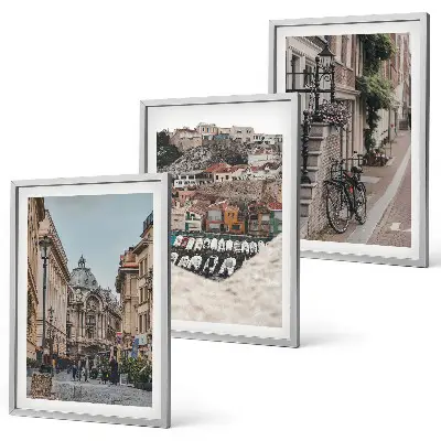 Gerahmtes Bilderset mit dem Motiv Die charmanten Straßen des Hafens der Stadt