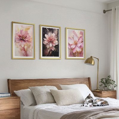 Gerahmtes bilderset Blumenkompositionen aus Rosen und Weiß