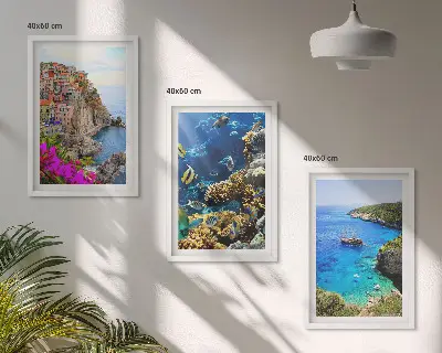 Gerahmtes Bilderset mit Meerblick und farbenfrohen Häusern