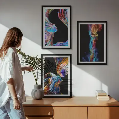 Bunte abstrakte Gesichter gerahmtes Bilderset
