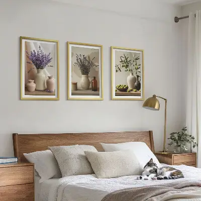 Bilder-3er-Set mit Rahmen mit Lavendelblüten, Oliven und Gefäßen
