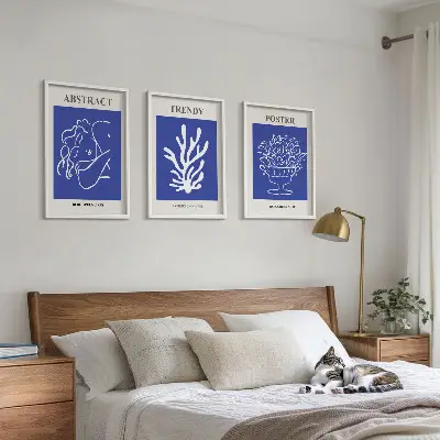 Stilvolle blaue Poster 3er-Set mit Rahmen