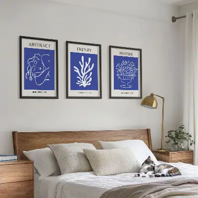 Stilvolle blaue Poster 3er-Set mit Rahmen
