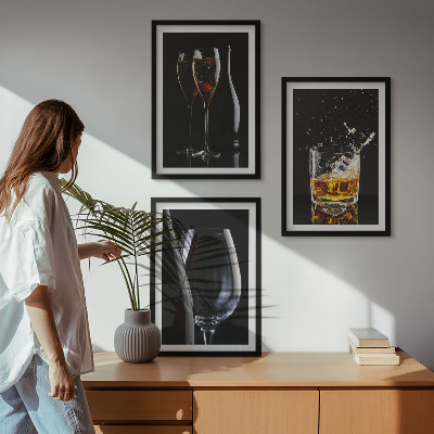 Bilder-3er-set mit rahmen Weingläser und Whiskygläser auf schwarzem Hintergrund