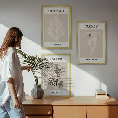 Gerahmtes Bilderset mit beige-braunem Blumenmuster