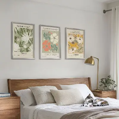 Gerahmtes Bilderset mit Blumenmotiven aus Städten weltweit