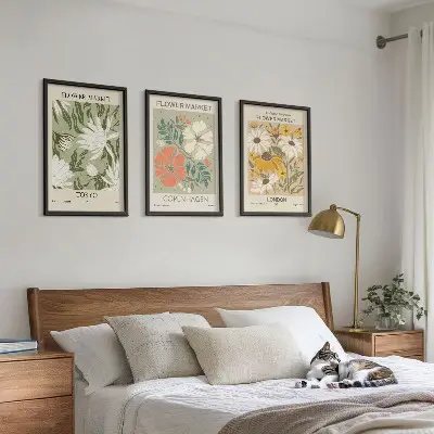 Gerahmtes Bilderset mit Blumenmotiven aus Städten weltweit