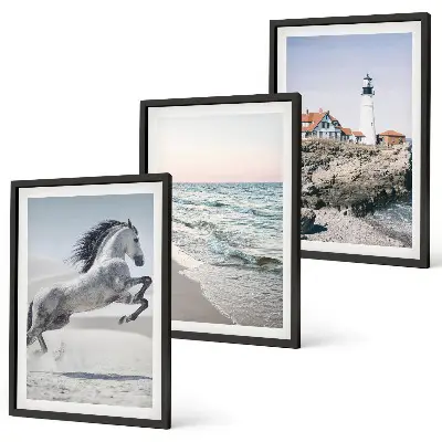 Gerahmtes Bilderset mit Motiven von Pferden am Strand mit Leuchtturm und Wellen