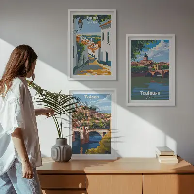 Gerahmtes Bilderset mit Retro-Stadtgrafiken