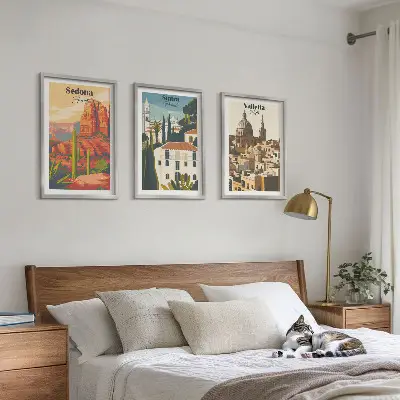 Gerahmtes Bilderset mit Ansichten von Sedona, Sintra und Valletta im Retro-Stil