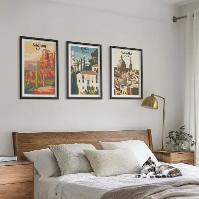 Gerahmtes Bilderset mit Ansichten von Sedona, Sintra und Valletta im Retro-Stil