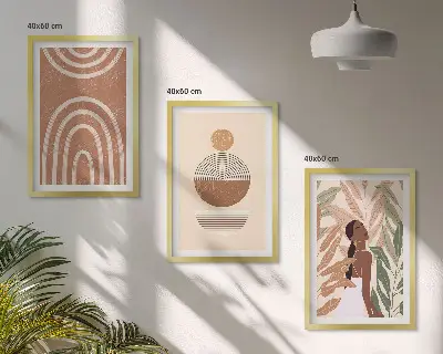 Gerahmtes Bilderset mit stilvollen Pflanzenmustern und geometrischen Motiven