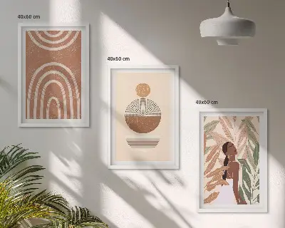 Gerahmtes Bilderset mit stilvollen Pflanzenmustern und geometrischen Motiven