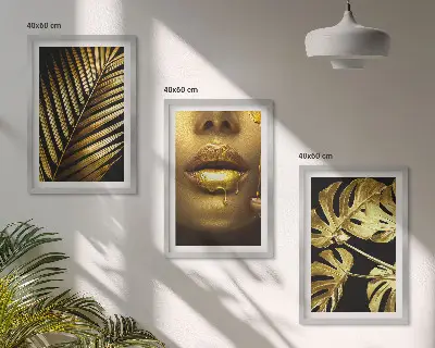 Mund einer Frau mit Monstera-Palme 3er-Set Wandbilder mit Rahmen