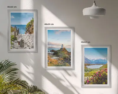 Bilder-3er-Set mit Rahmen mit Motiven von Strand, Leuchtturm, Bergen und Blumen