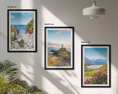 Bilder-3er-Set mit Rahmen mit Motiven von Strand, Leuchtturm, Bergen und Blumen