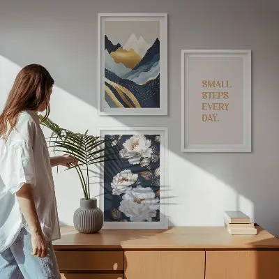 Gerahmtes Bilderset mit abstrakten Berg- und Blumenmotiven
