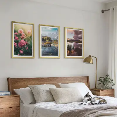 Gerahmtes Bilder-Set mit Motiv Blumengarten, Berge und Wasser