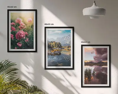 Gerahmtes Bilder-Set mit Motiv Blumengarten, Berge und Wasser